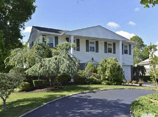 66 Wesleyan Rd, Smithtown, NY 11787