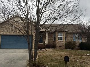 1126 Willow Creek Cir, Maryville, TN 37804