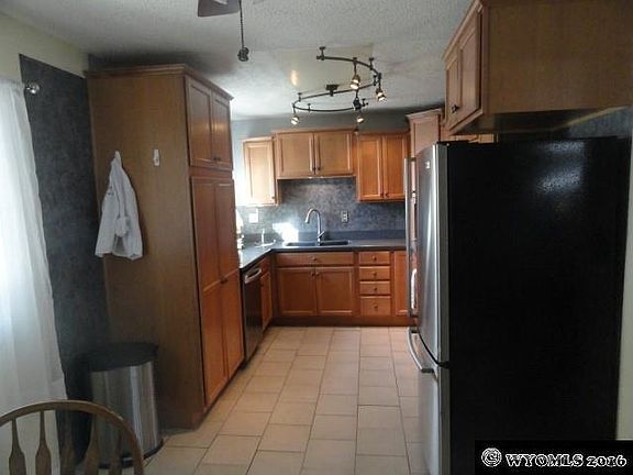 3rd image of 410 Andrews St