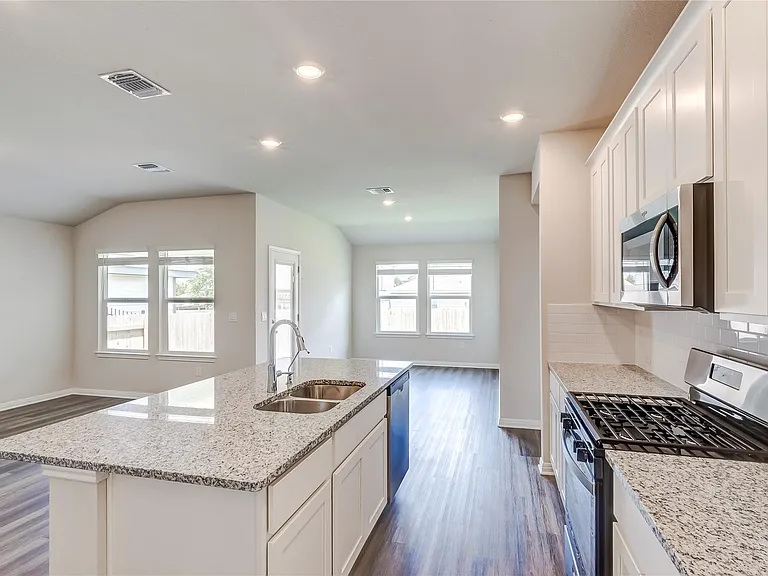4905 Hazelnut Ln — Photo 14