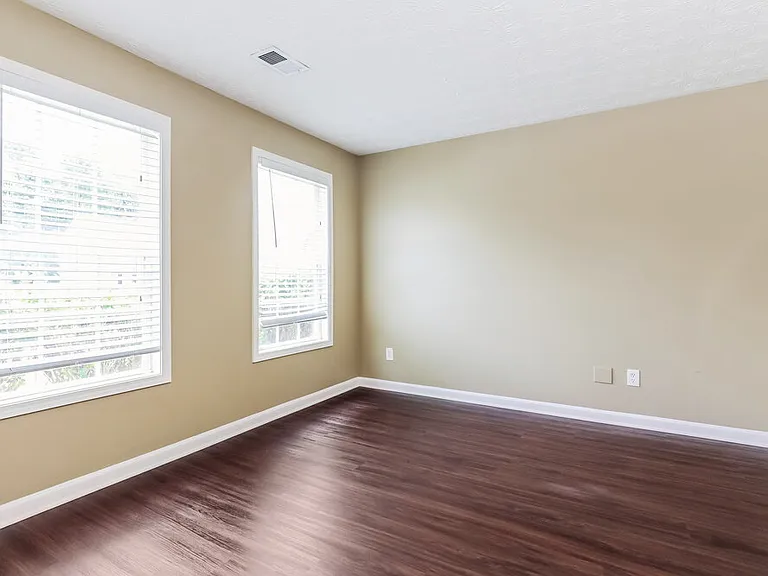 210 Greenland Dr — Photo 8