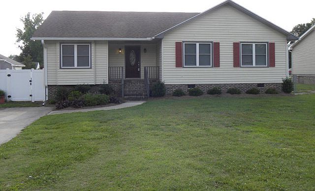 1st image of 303 Robinson Dr