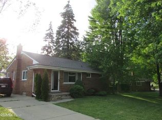1010 Balmoral Dr, Mount Clemens, MI