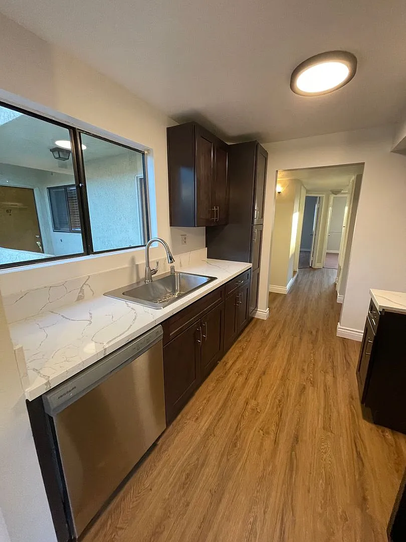 Beautiful And Spacious 3 Bed Condo In Sylmar — Photo 4