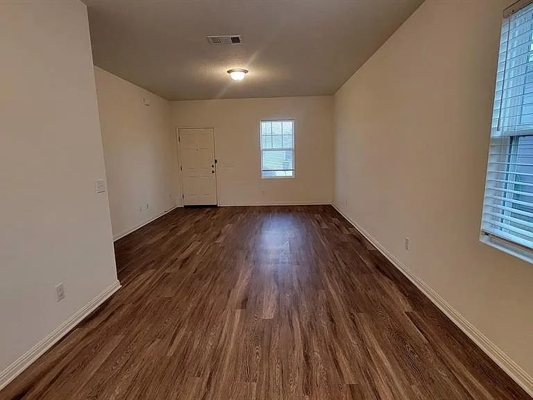 850 Bunton Reserve Blvd — Photo 3