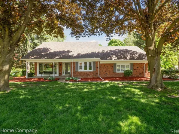 23606 Whittaker Dr, Farmington, MI 48335