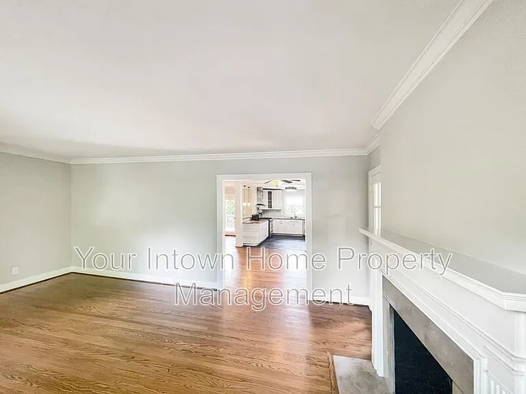 2695 Sharondale Dr NE — Photo 8