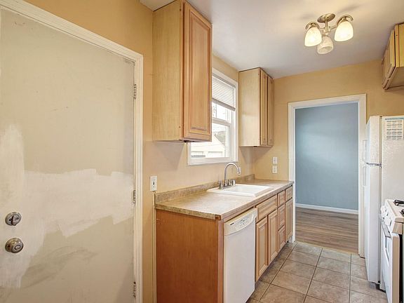 4th image of 3401 V St