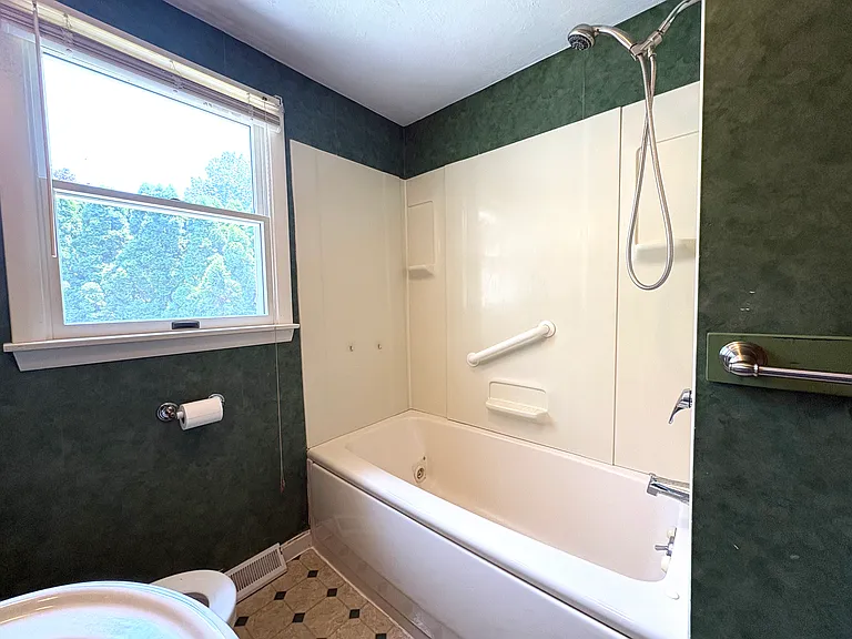 59 Westvale Dr — Photo 10