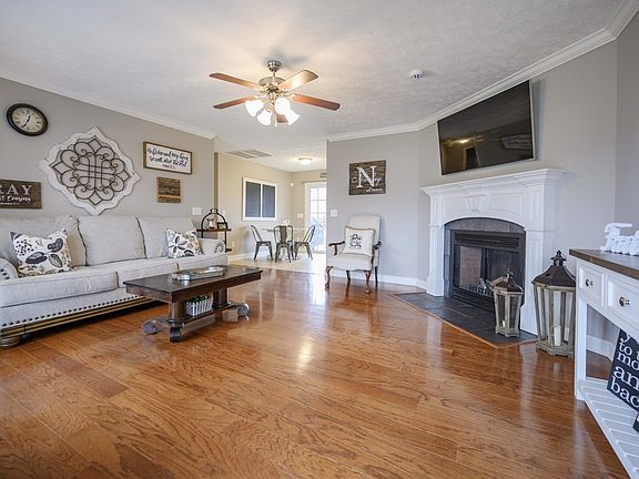 2nd image of 1114 Pinnacle Hills Dr