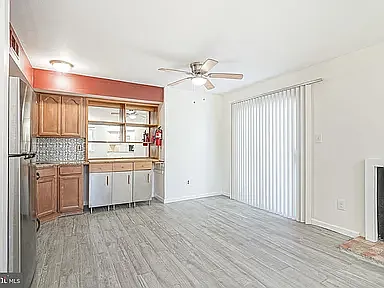 1065 Waldon Ct — Photo 6