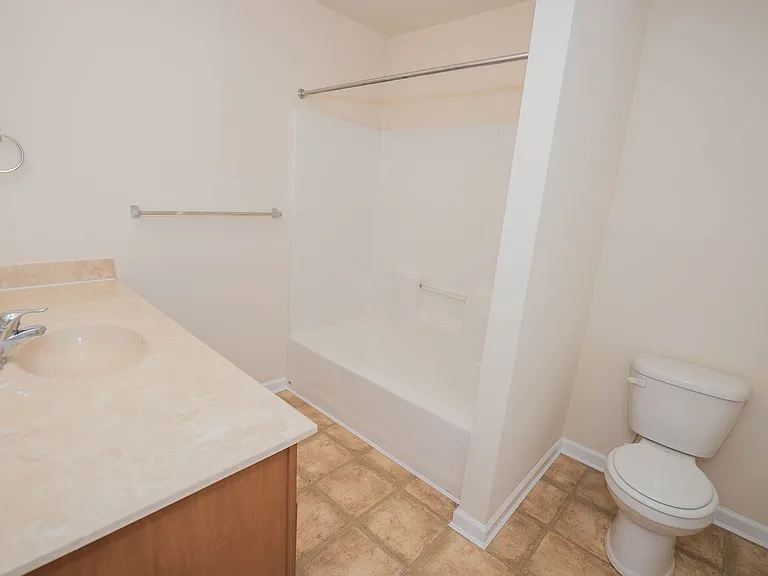 403 Parkview Ct — Photo 16
