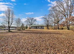 2936 Lylewood Rd, Woodlawn, TN 37191