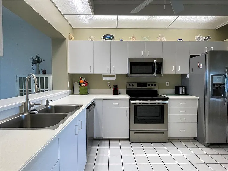 7872 Sailboat Key Blvd S #504 — Photo 5
