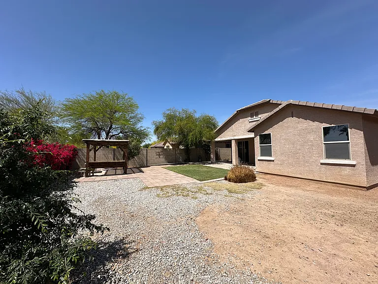 16105 W Almeria Rd — Photo 14