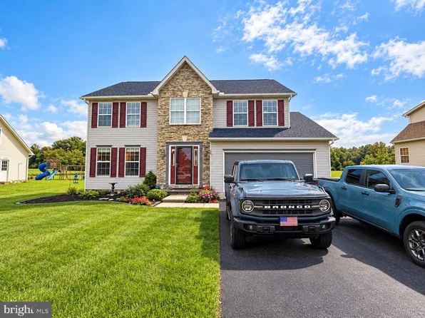 24 Los Alamitos Cir, Hanover, PA 17331
