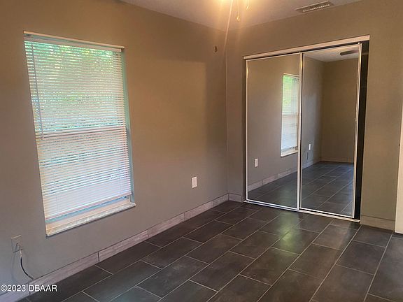 5th image of 274 Willow Pl