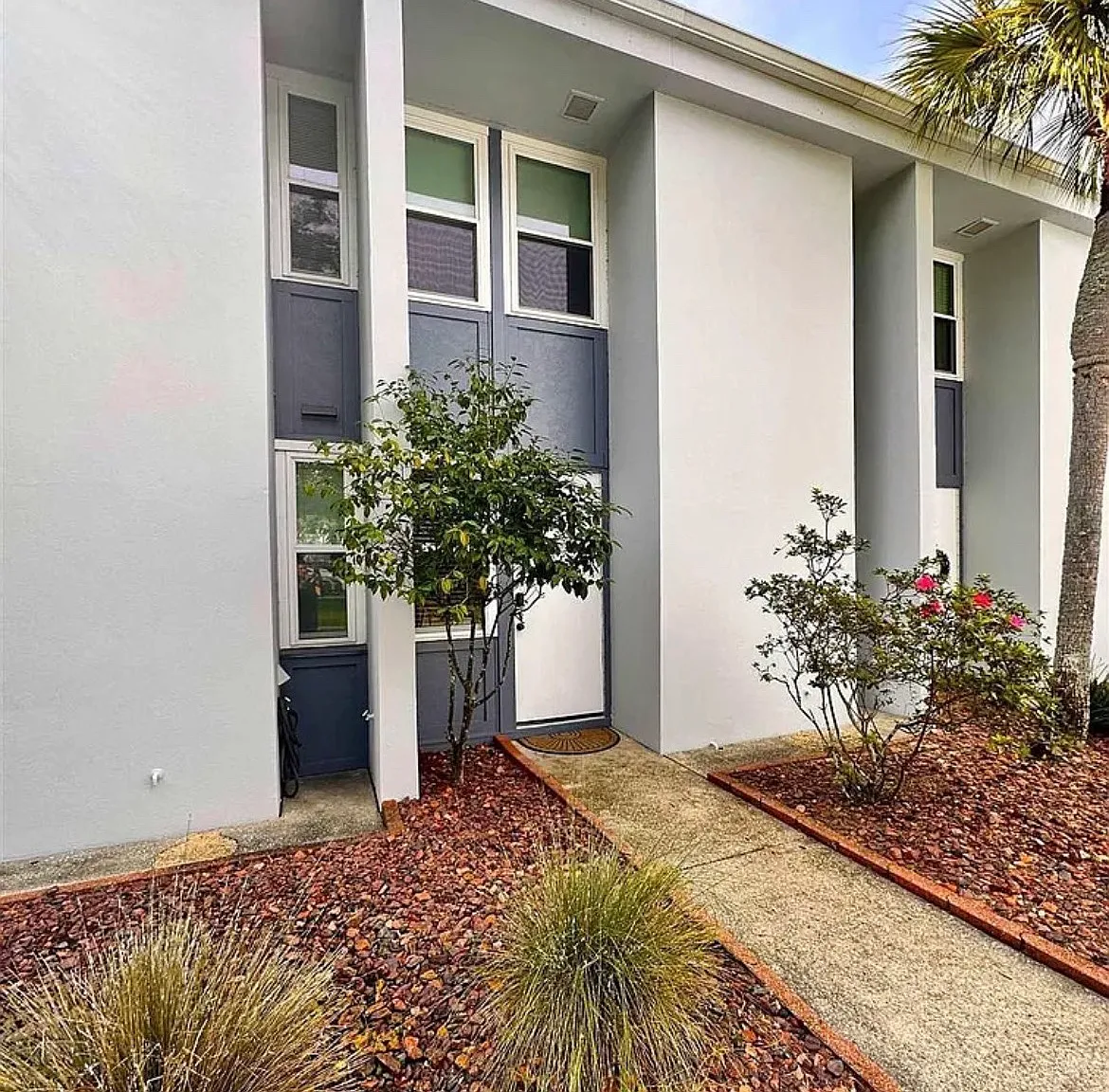2 bed, 1100 sqft, $1,850 — Photo 2