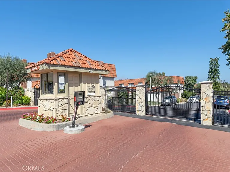 28033 Ridgebluff Ct — Photo 24