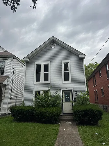 2411 W Chestnut St Photo 1
