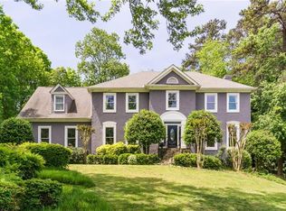 1060 Finnsbury Dr, Roswell, GA 30075