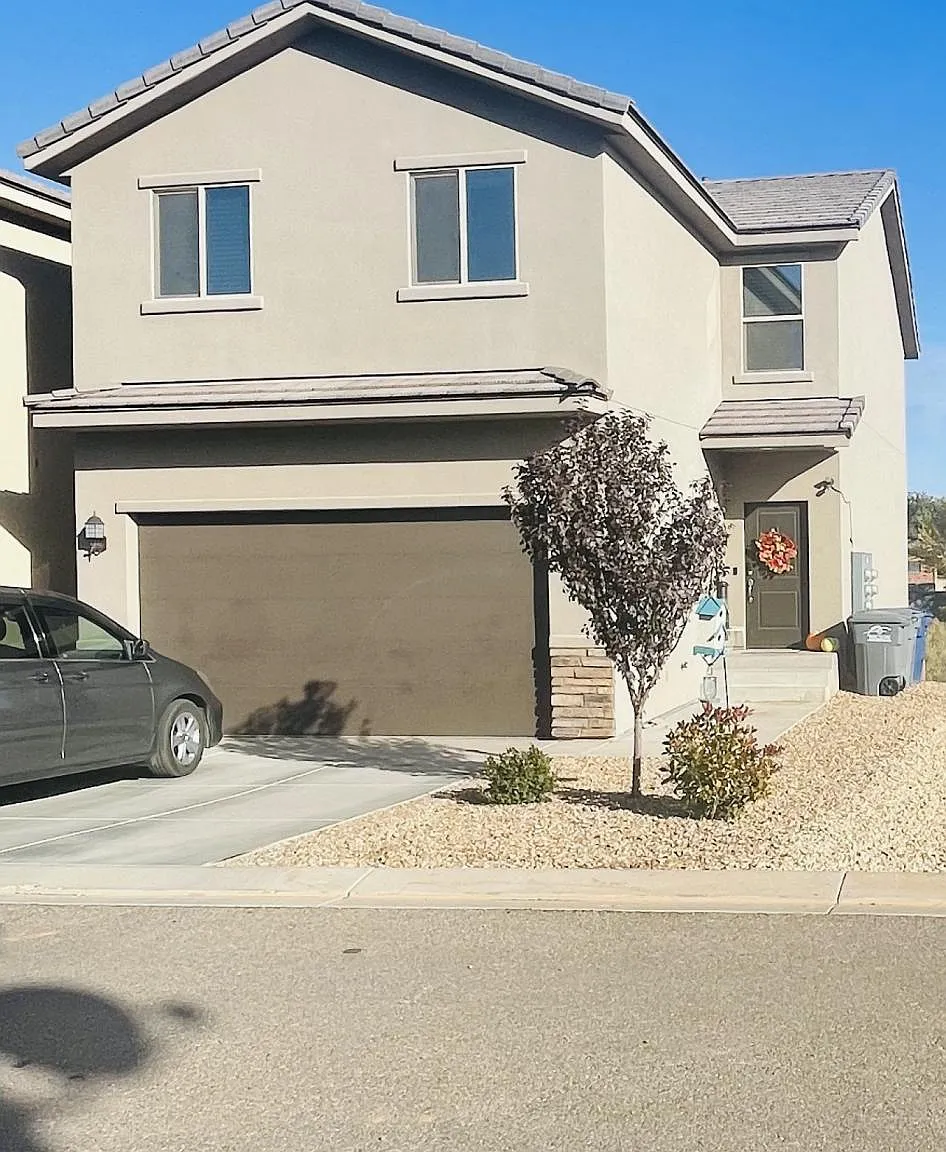 6 bed, 3.5 bath, 2894 sqft, $2,500 — Photo 2