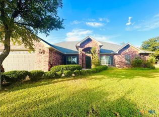 612 River Oaks Dr, Gatesville, TX 76528