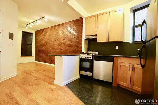Rented by Oxford Property Group | media 8