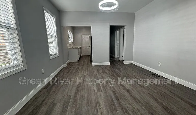 2805 College St — Photo 3