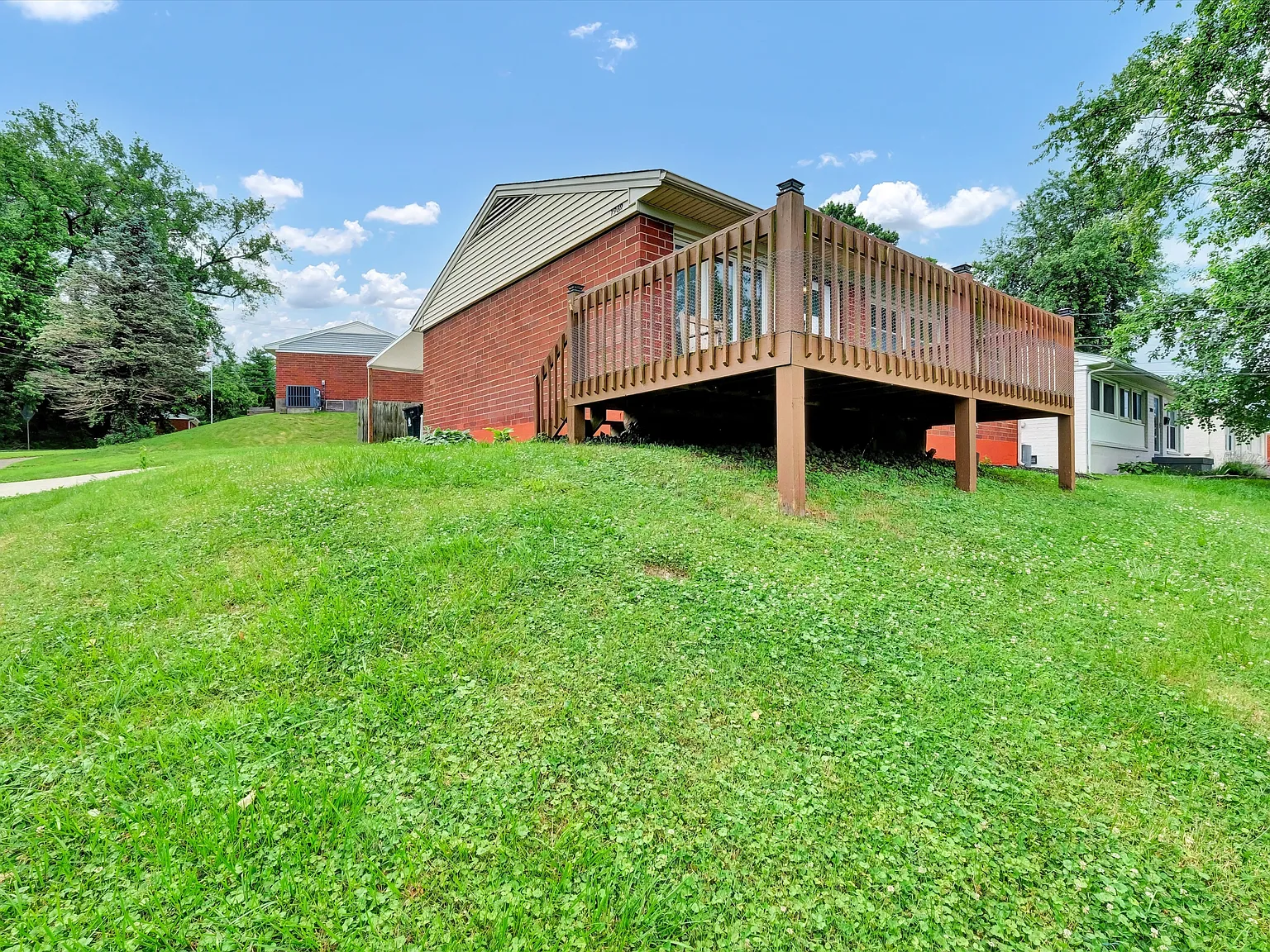 1962 Mellwood Avenue - 1 — Photo 4