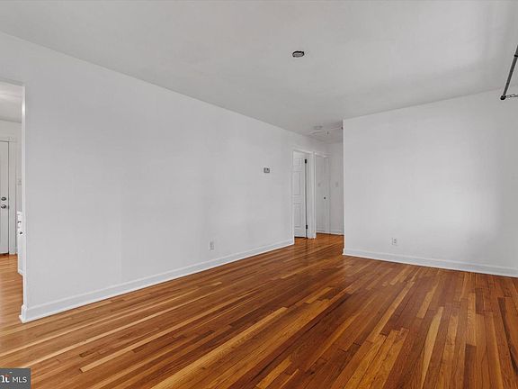 5th image of 244 Cumberland Rd