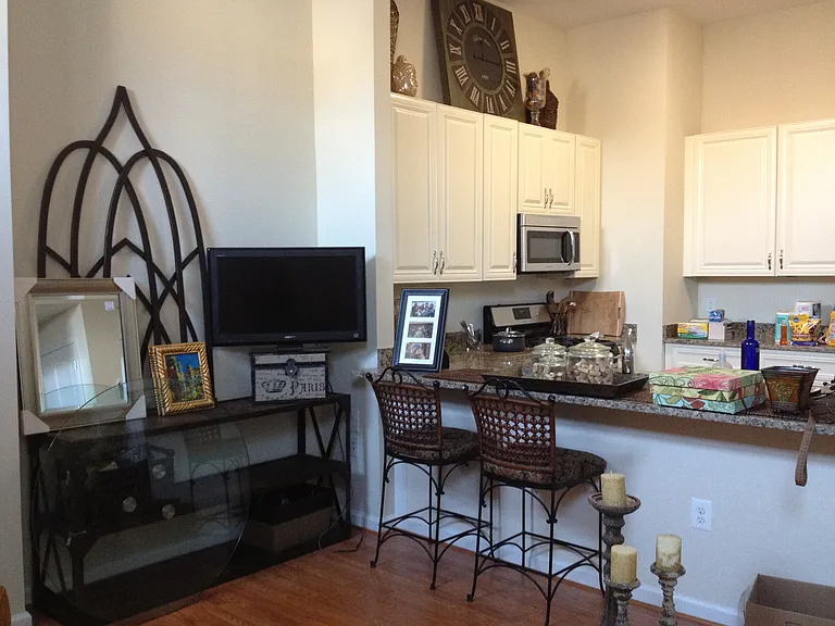 1118 S Charles St #9 — Photo 2