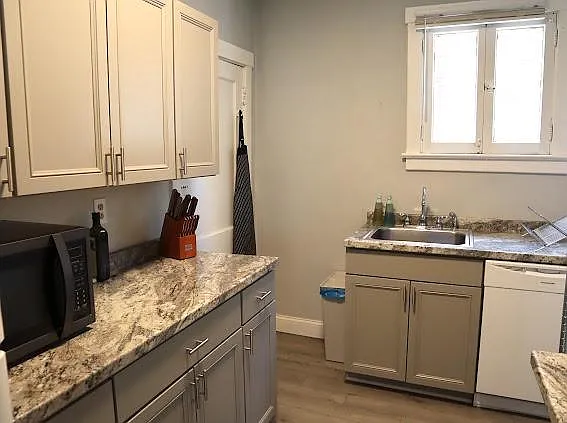 5571 Hobart St #1 — Photo 13