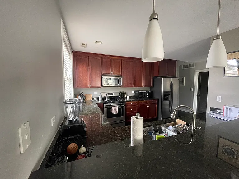 301 S Leavitt St #2N — Photo 4