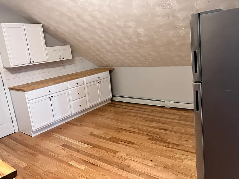 142 W Clifford St #3 — Photo 6