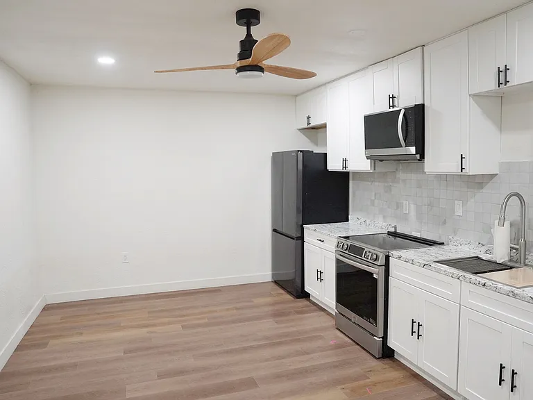 21 Sandalwood Dr — Photo 9