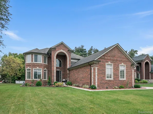 48773 Jamie Cir, Shelby Township, MI 48317