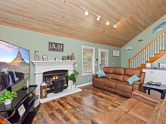 2nd image of 4250 Four Seasons Rd