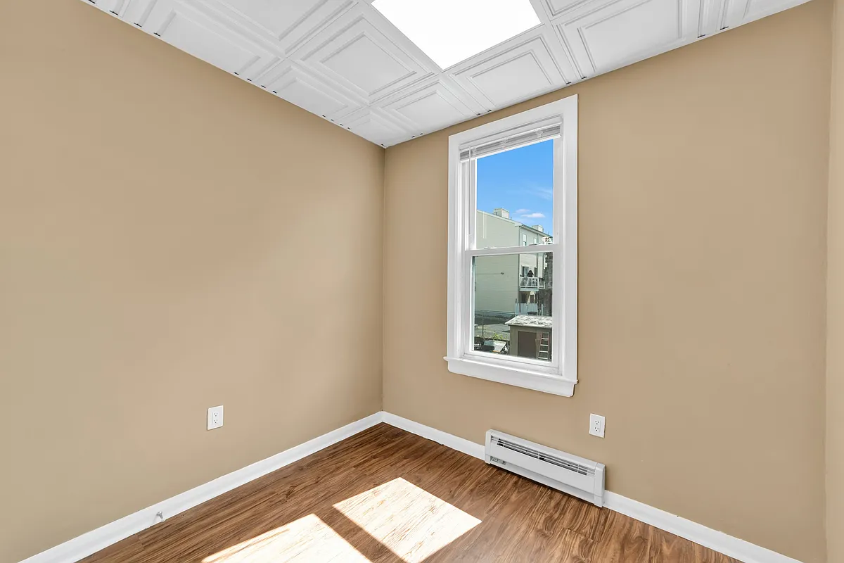 Building Photo - 127 Parker Ave #4