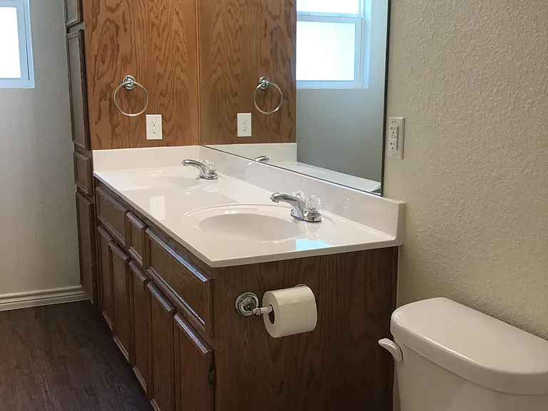 913 Ashwood St #A — Photo 15