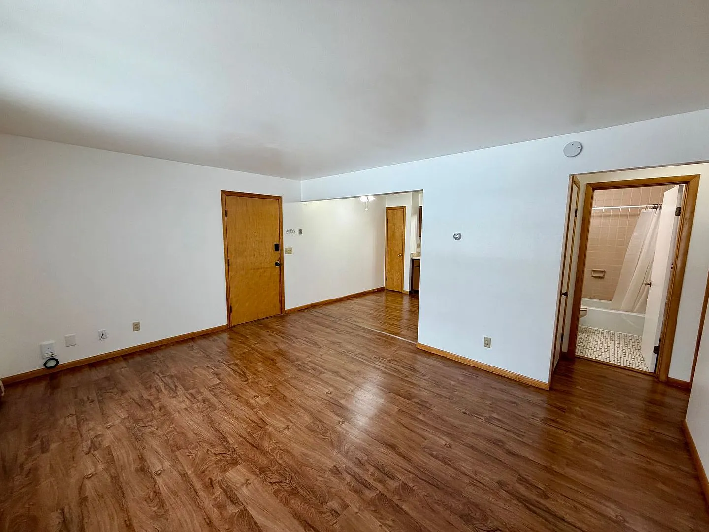 1120 Sunset Blvd — Photo 4