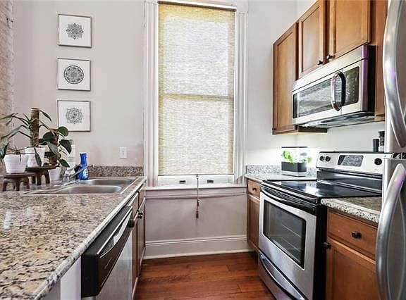5th image of 117 S Solomon St