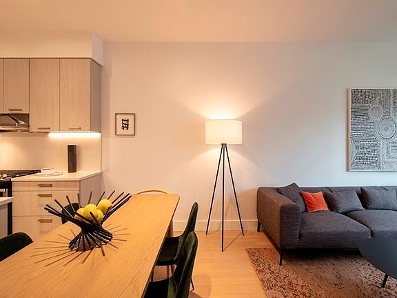 4th image of 11-09A 46th Ave #Penthouse