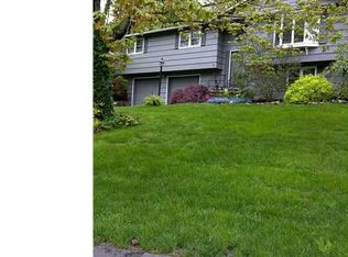 33 Stonehenge Pl, Watertown, CT 06795