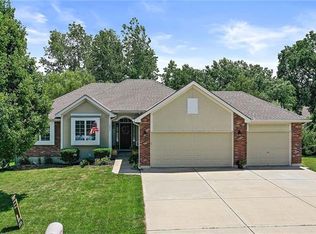 313 Shadowbrook Dr, Kearney, MO 64060