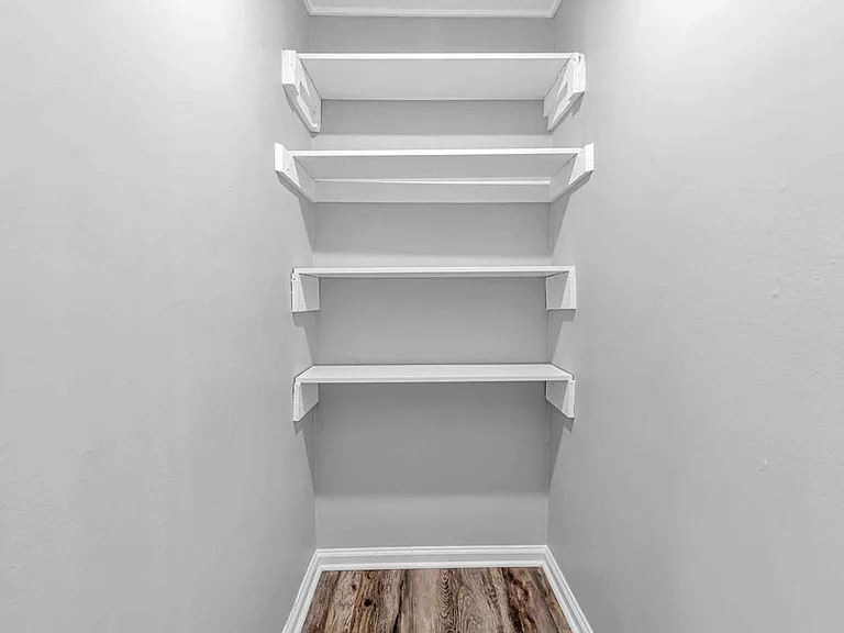 322 Starling St #1 — Photo 9