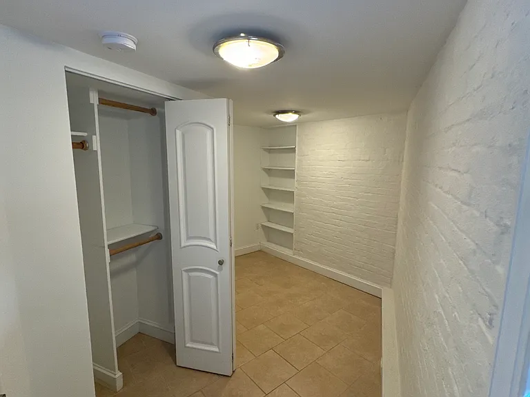 672 Maryland Ave NE #B — Photo 14