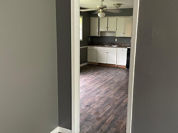 Entry way into the kitchen