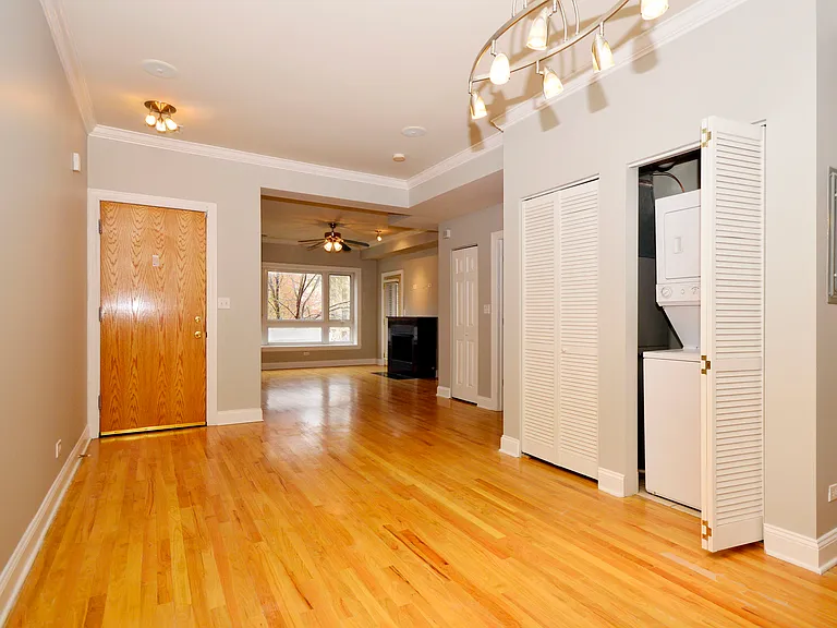 1057 W Thorndale Ave #2E — Photo 5
