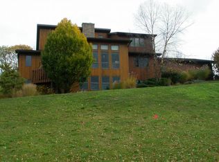 6111 Bottom Rd, Slatington, PA 18080